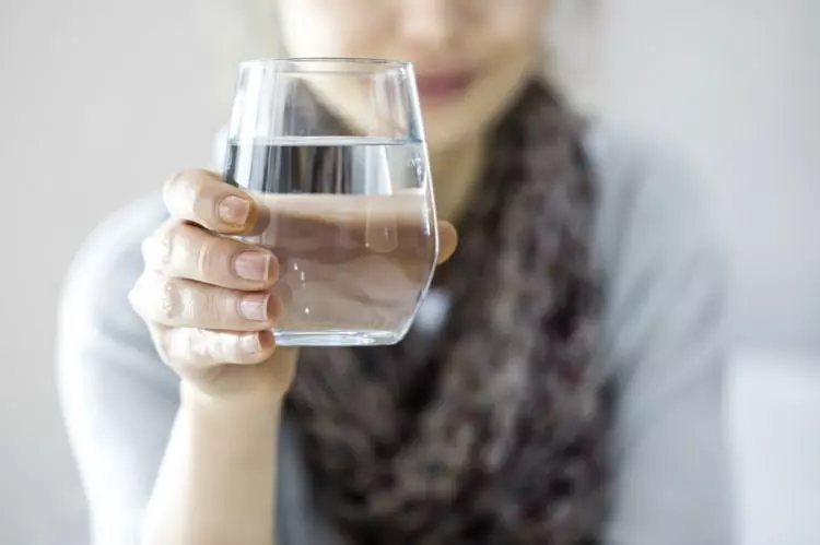 İftar Ve Sahur Arası Kaç Litre Su Tüketilmeli? Suyun Vücuda Etkileri Nelerdir?